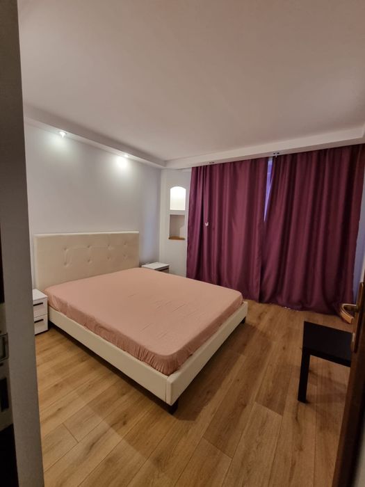 Apartament 3 camere decomandat-2 balcoane + boxa-Zona Casa de Cultura