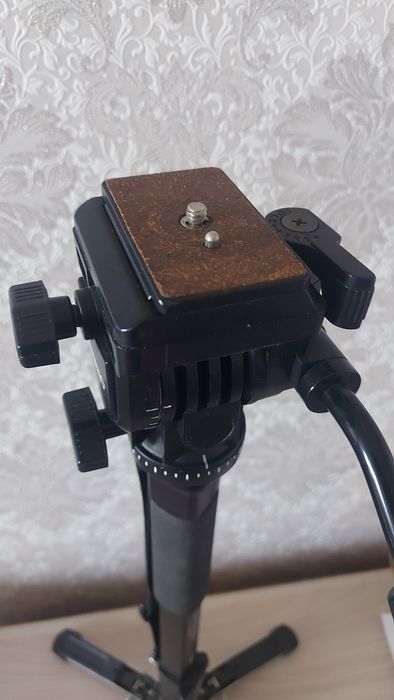 Продам монопод срочно