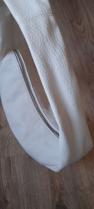 Бели летни чанти по 8 €