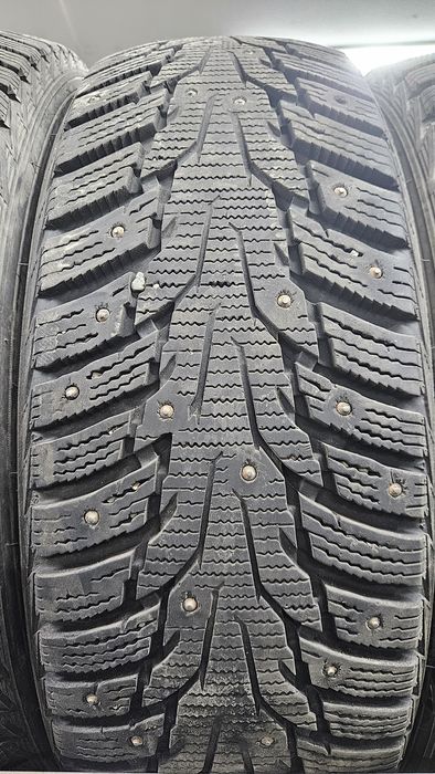 Продам комплект шин 195/65/15