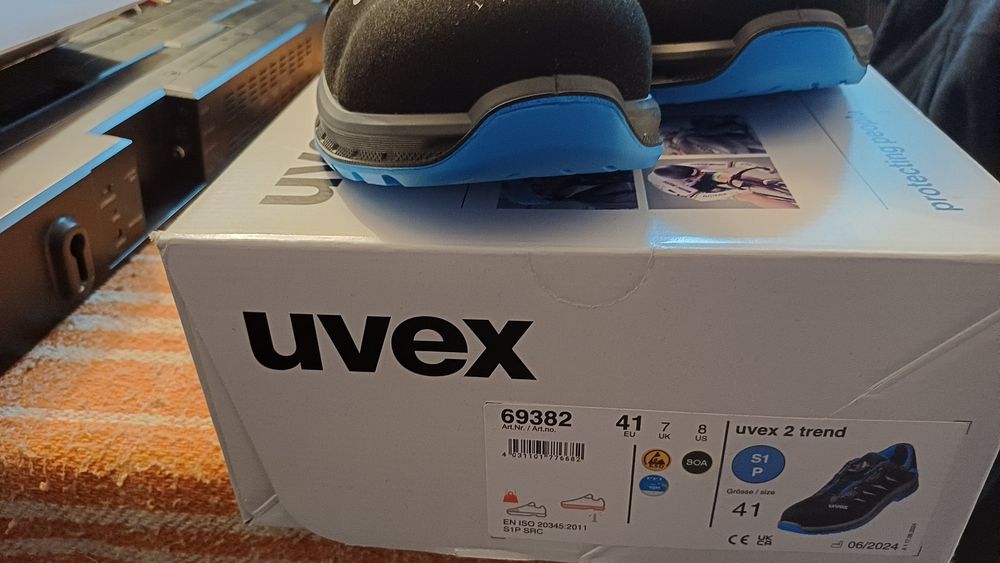 De vanzare bocanci de lucru cu protectie si ESD UVEX