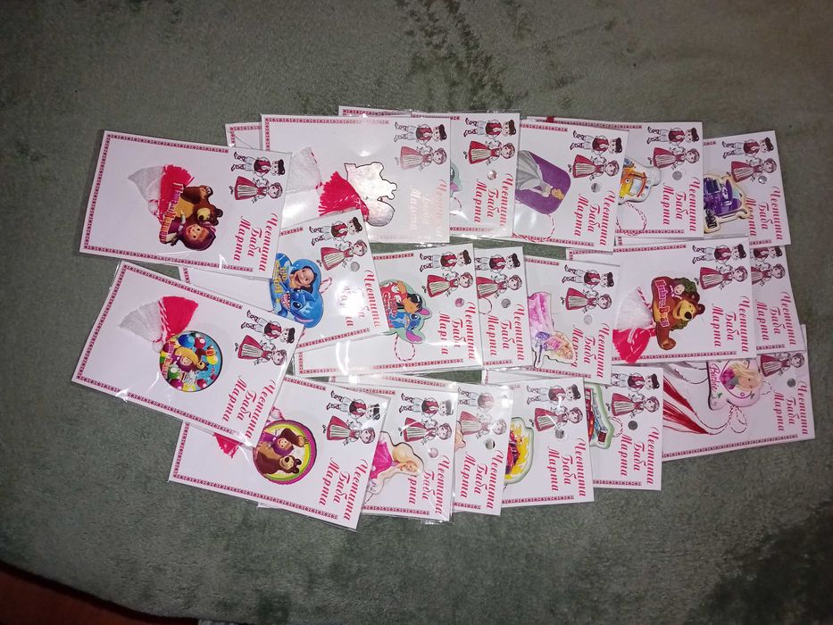 Лот от мартеници