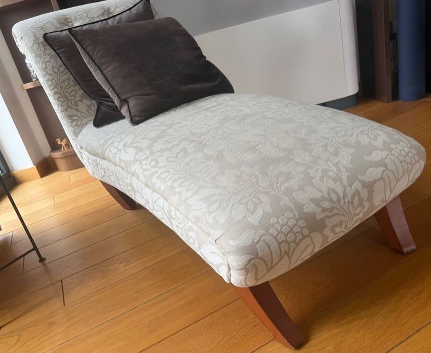 Елегантна кушетка Laura Ashley – Отлично състояние