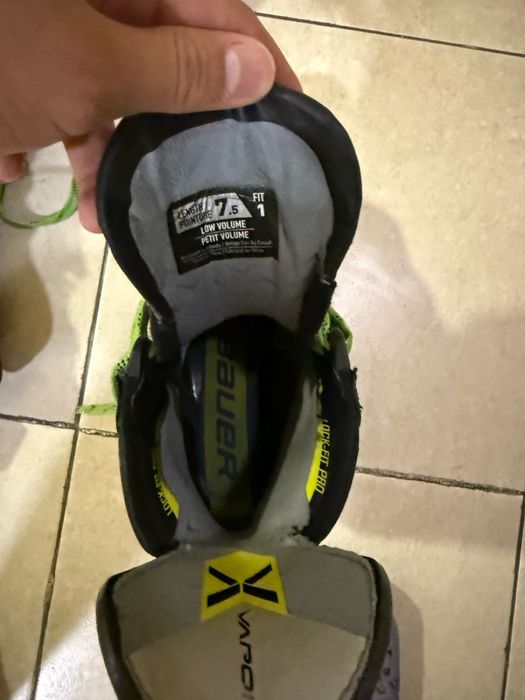 Профессиональное хоккейные коньки