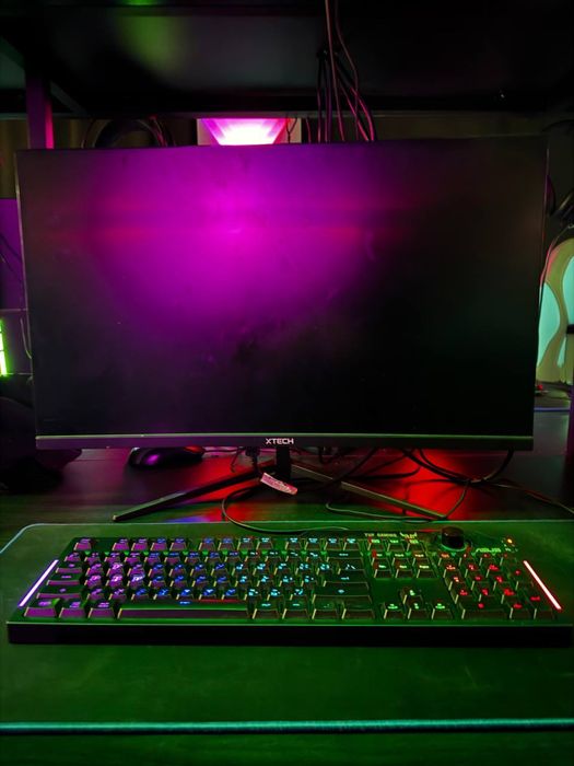 XTECH monitor 165Hz 27 currvet