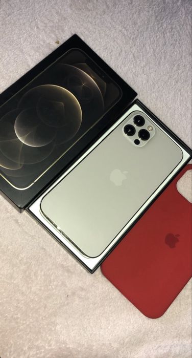 Apple iPhone 12 Pro, цвят Gold, в добро състояние.
