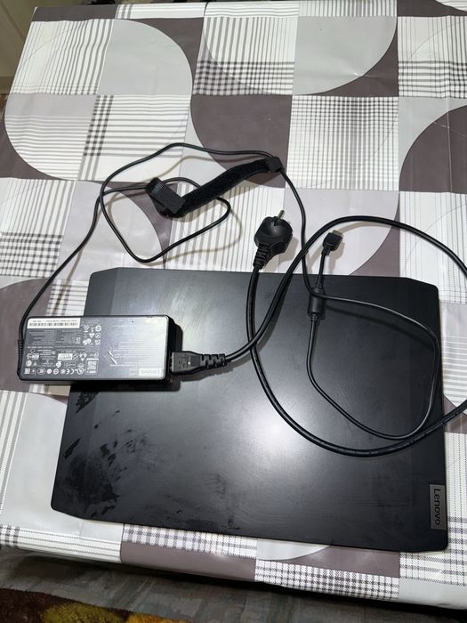 Laptop Gaming Lenovo IdeaPad 3 – Ryzen 5, GTX 1650, 8GB RAM, SSD 256GB