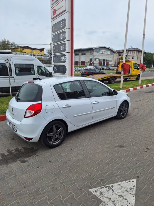 Vând renault clio urgent