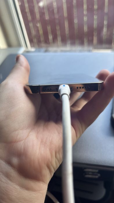 Iphone 13 functional pentru piese