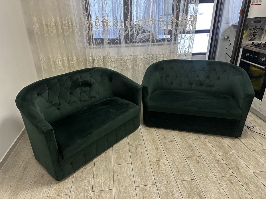 Doua canapele+ masa +scaune