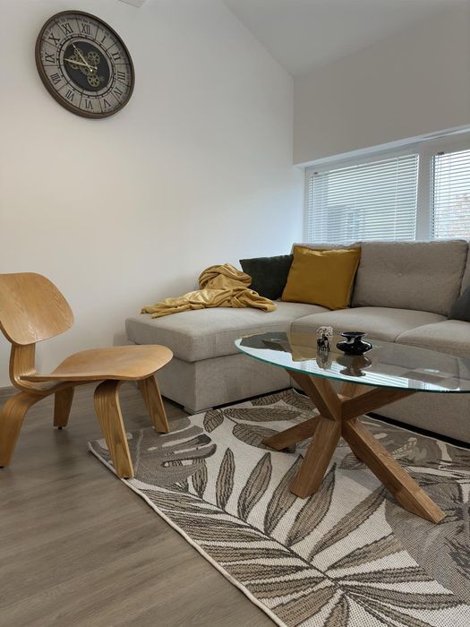 Дава се под наем Тристаен апартамент в Варна, Център - 90 кв.м за 1000 € - Снимка #1