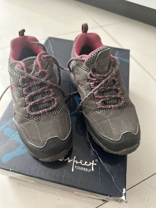 Кроссовки трекеры