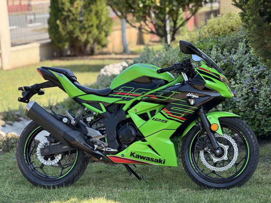motocicleta kawasaki ninja 125 ' Auto, moto si ambarcatiuni ' OLX.ro