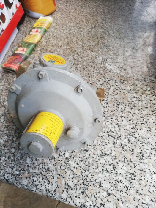 Vând regulator gaze
