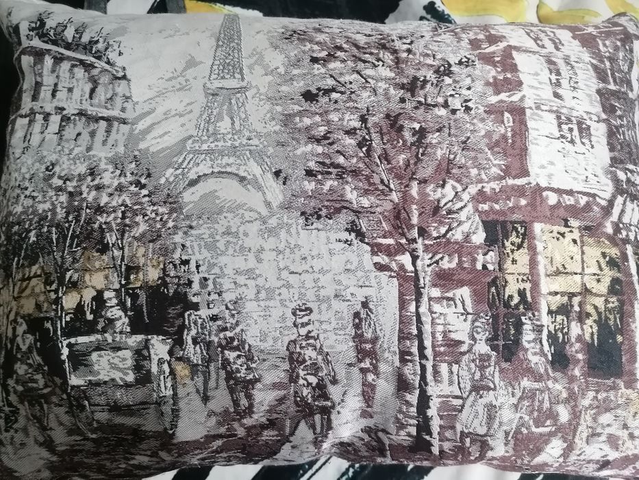 Продам 2 подушки 1000 тенге