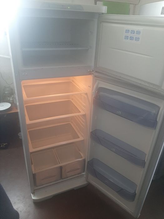 Продам рабочий холодильник Бирюса