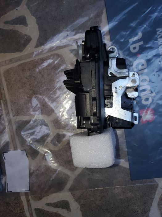 Broasca fata singa  schoda octavia 1 sau golf4