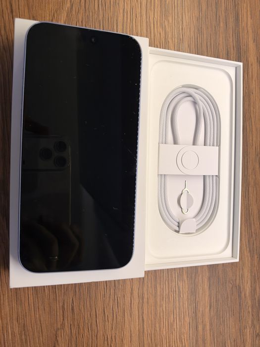 Iphone 18 pro max 256gb glacier
