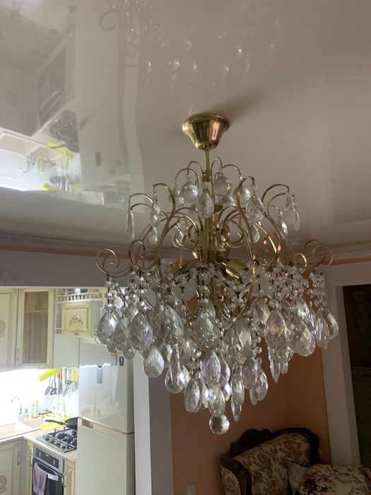 Продаю большую люстру
