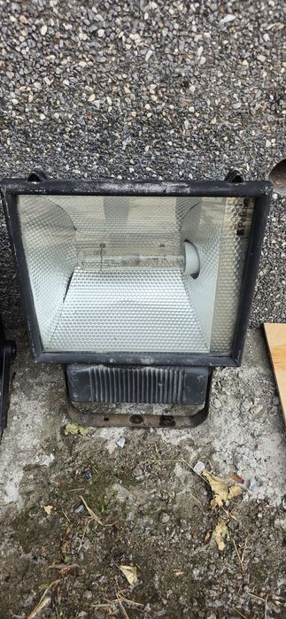 Продам  прожектор