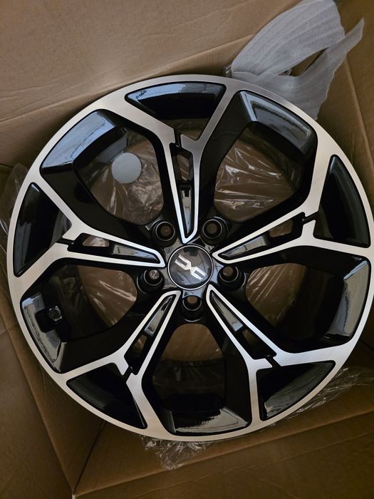 Jante de aliaj pentru dacia duster pe 17 marca silver line