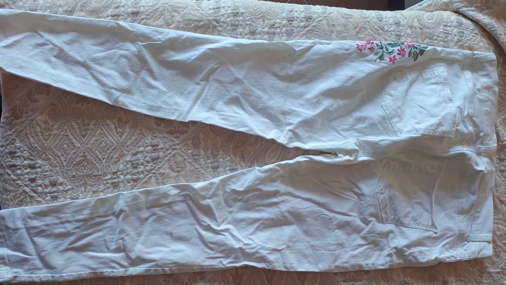 Ластични летни дънки с бродерия