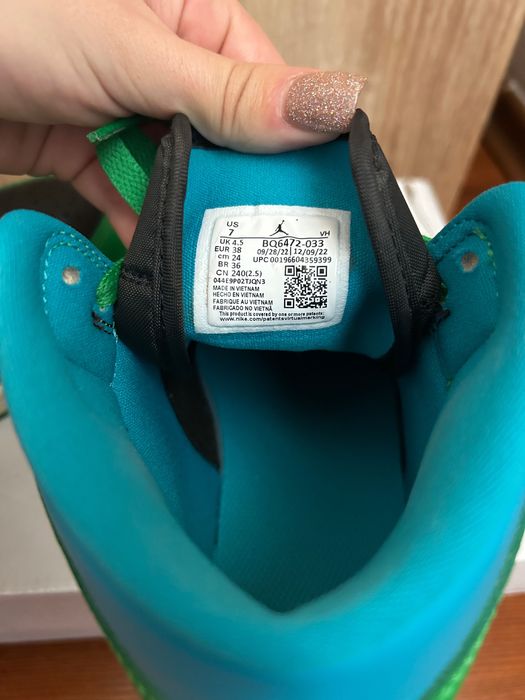 Nike Air Jordan 1MID