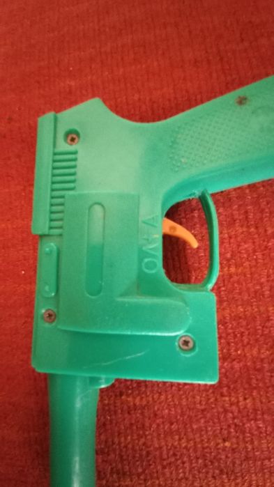 Продаю игрушечный пистолет