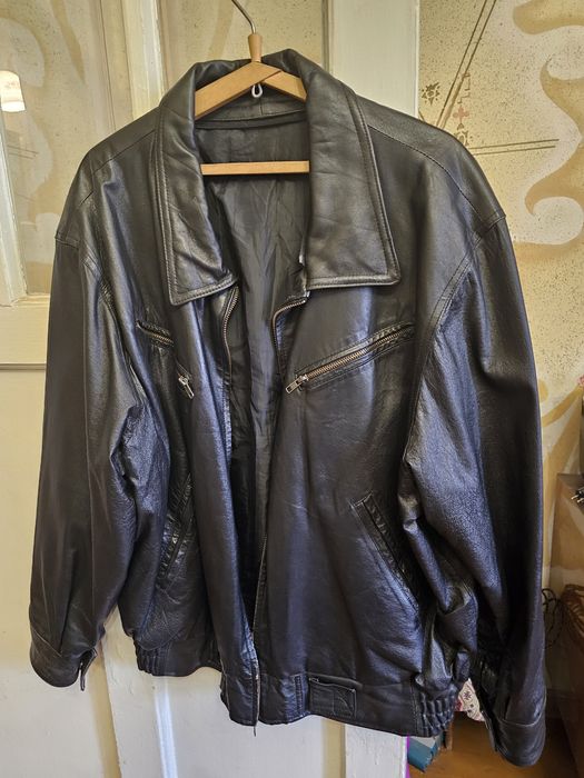 Мужская кожаная куртка.