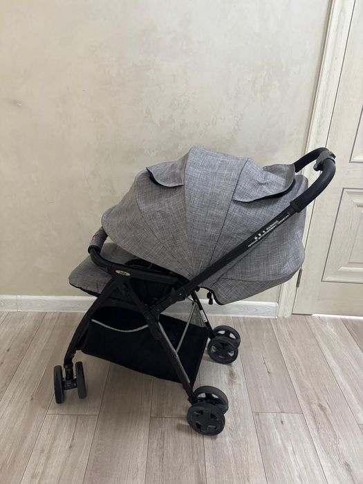 Коляска прогулочная Joie