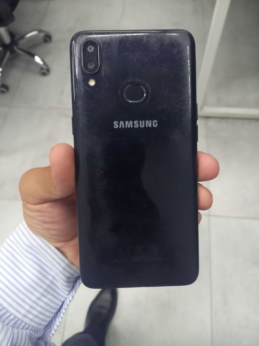Galaxy A10s ishlatsa boladi, qotadi