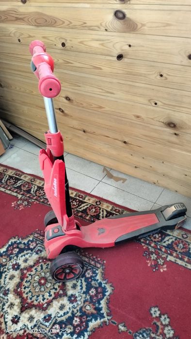 Продам самокат детскии