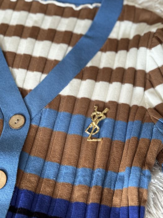 Страхотна жилетка с брошка