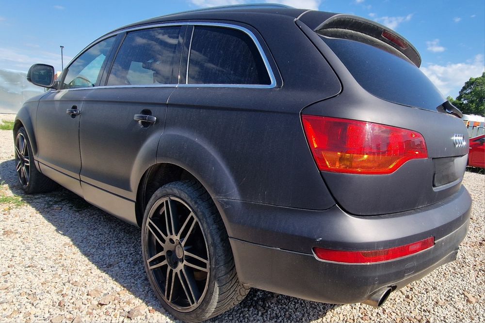 Audi Q7 4.2 бензин