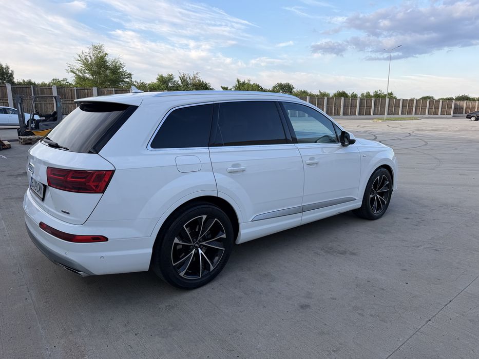 AUDI Q7 0 — imagine 3
