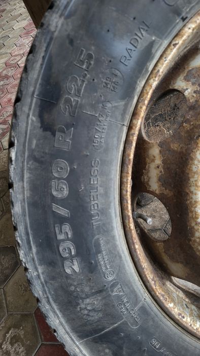 Продам оригинальный диск и шину  295/60r22.5