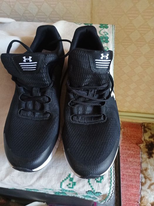 Маратонки under armour