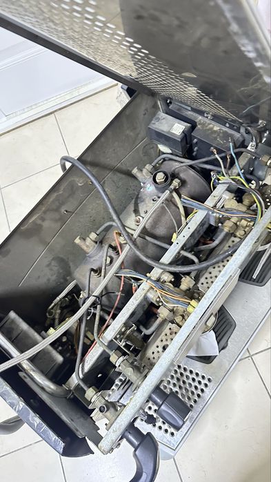 Кофемашина и шкаф