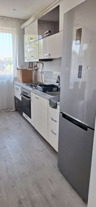 Inchiriez apartament