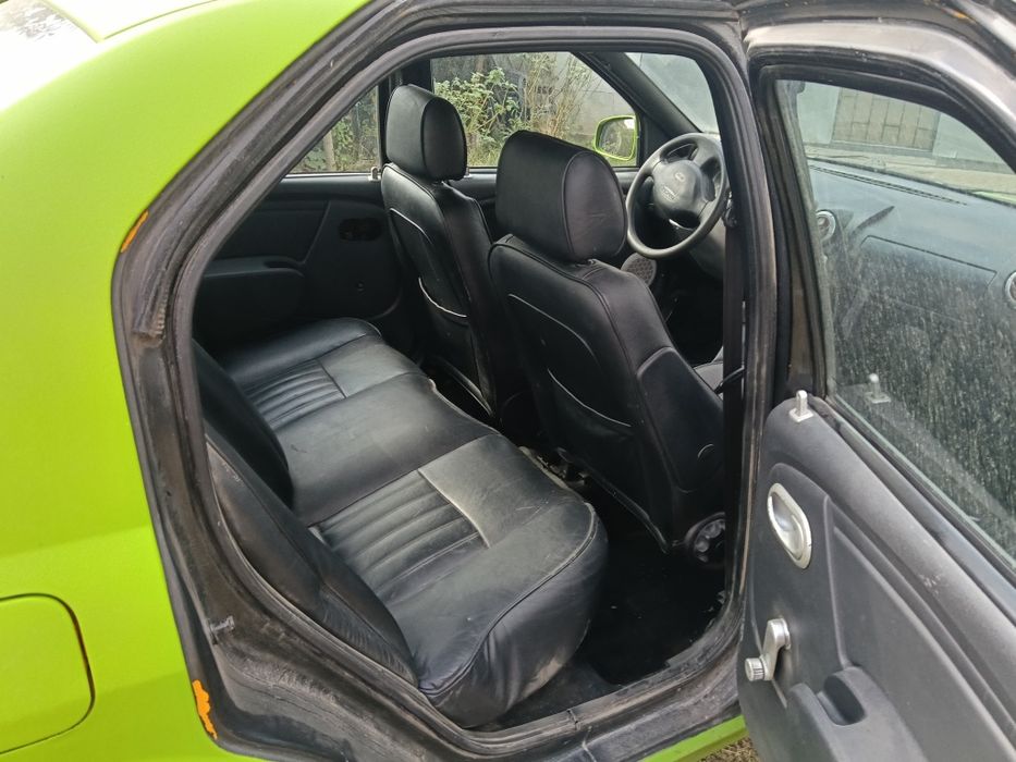 Vând Dacia Logan