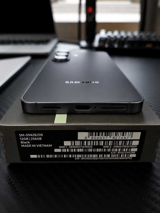 Samsung Galaxy S26 black 256gb nou