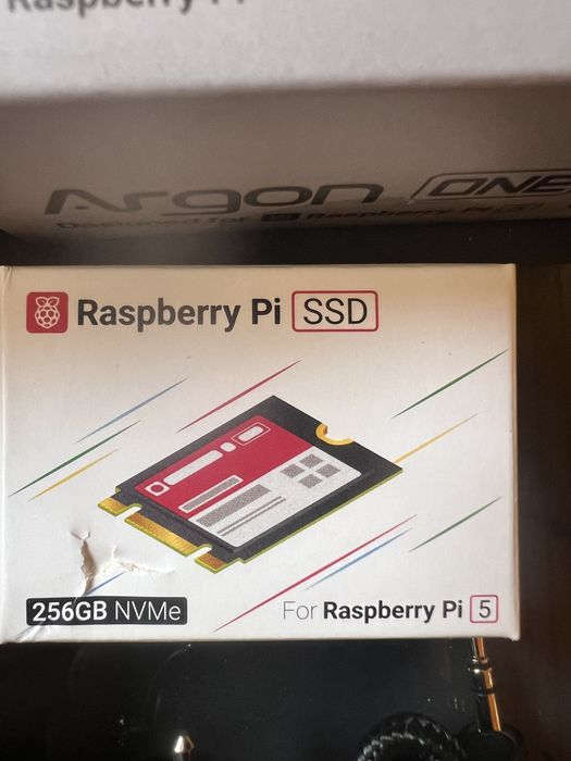 Raspberry pi5 4gb-carcasa argon one v3 nvme