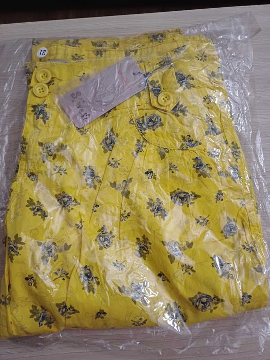 Pantaloni noi, mar L