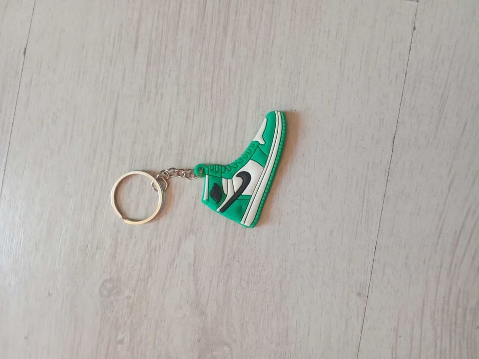 Продавам Jordan 4