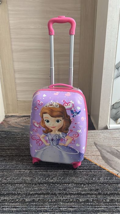 Продам чемодан детский