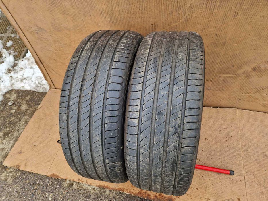 2 Michelin R20 235/45  Летни гуми  DOT5023