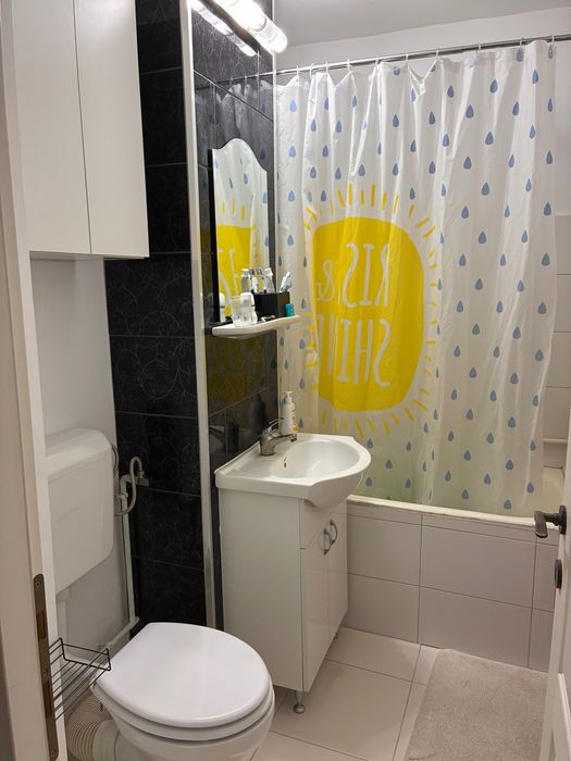 Vând apartament cu 2 camere, zona centrală, complet mobilat și utilat!