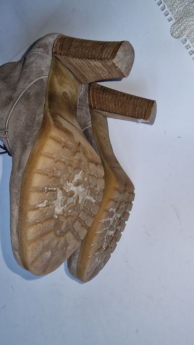 Ghete din piele intoarsa cu toc de 8cm