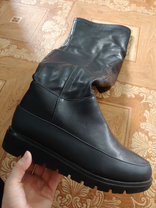 Продам новые ботфорты 39 размер