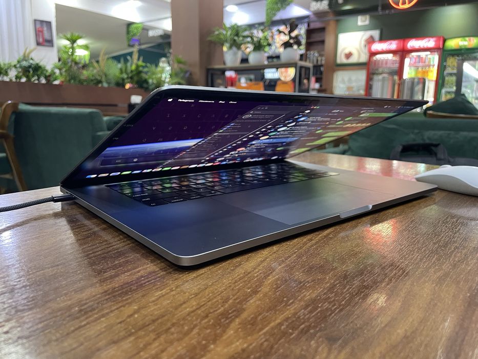 Macbookpro 16-512gb